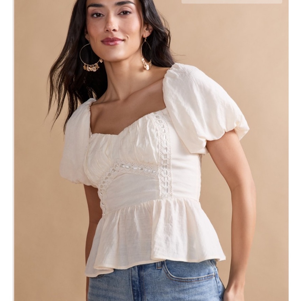 ⭐️ NEW Francesca's Collections Large Cream Georgia Puff Sleeve Peplum Blouse